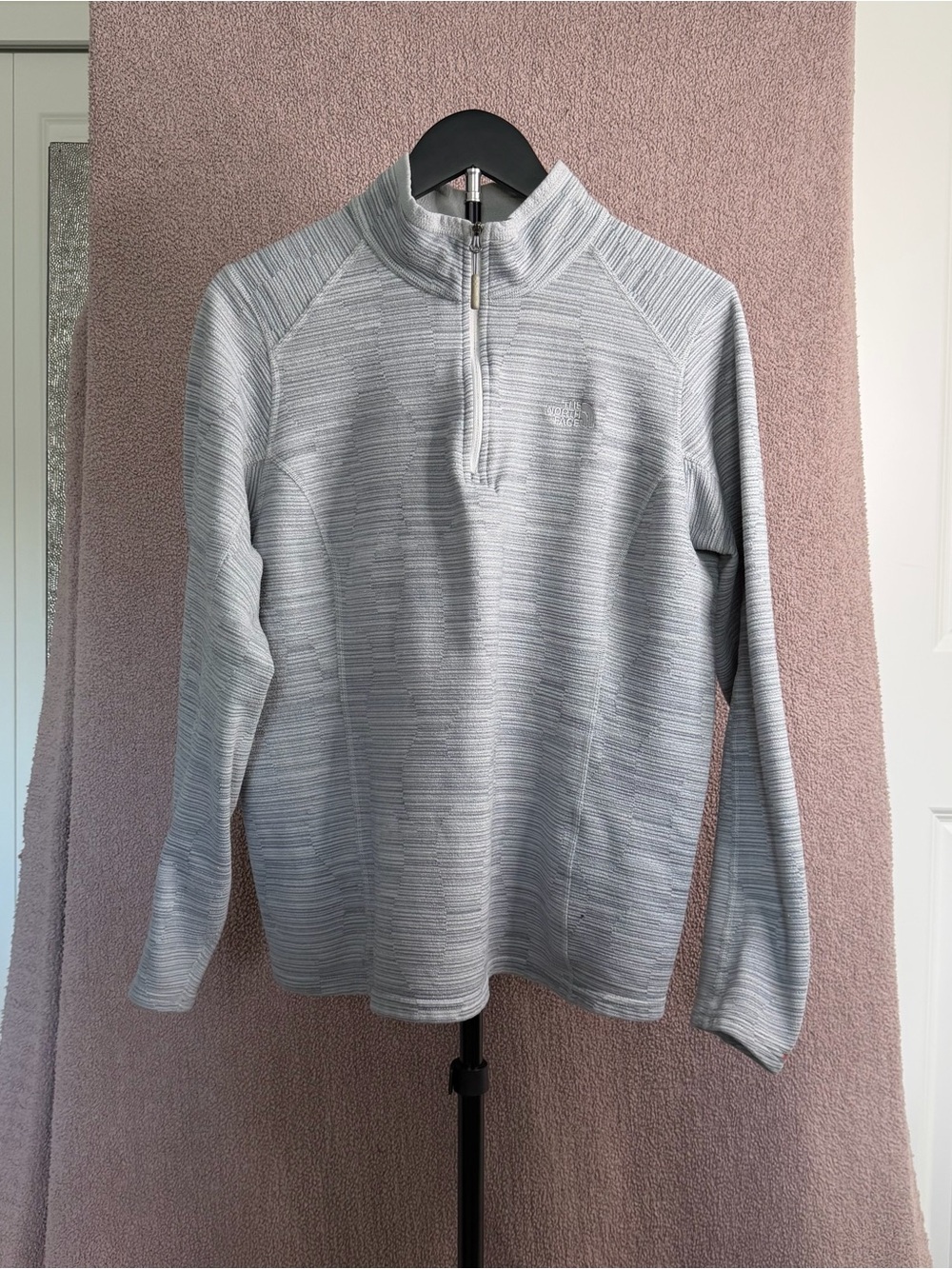 FLAWED The North Face Light Gray Half-Zip Pullover